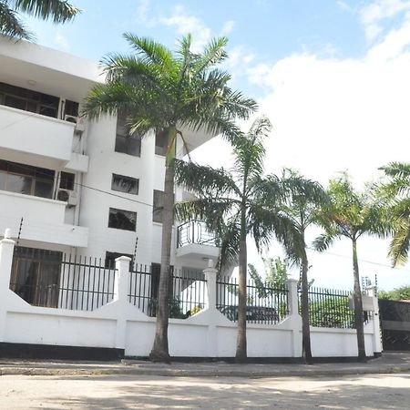 Hotel De Mag Daressalam Exterior foto